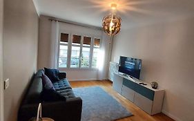 Bel Appartement 2 Pieces, Sortie De Metro Ligne 8